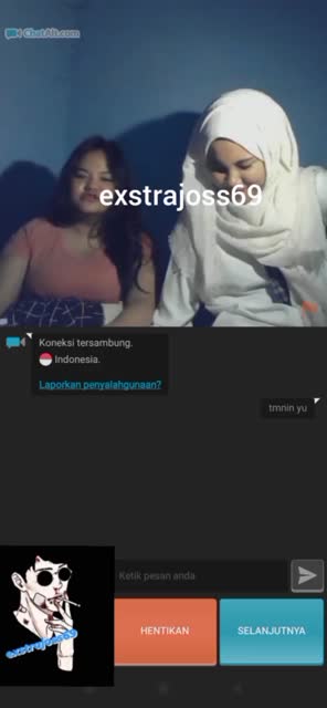 ome tv di temenin kerudung putih cantik